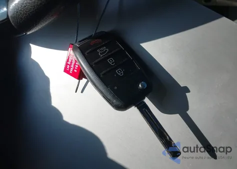 2015 Kia Sedona Lx z USA, uszkodzony, nr VIN KNDMB5C15F6062657